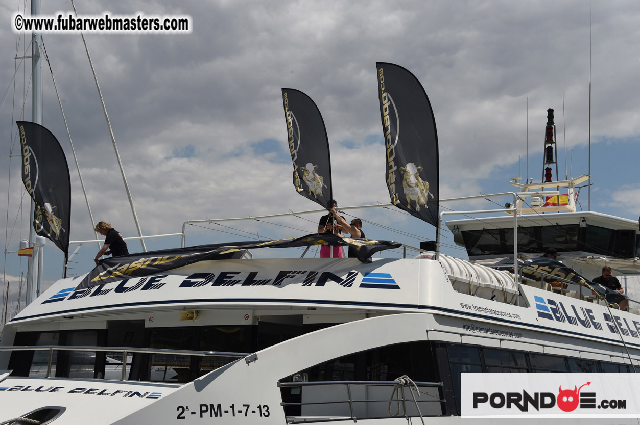 Boat trip with cool drinks & hot girls