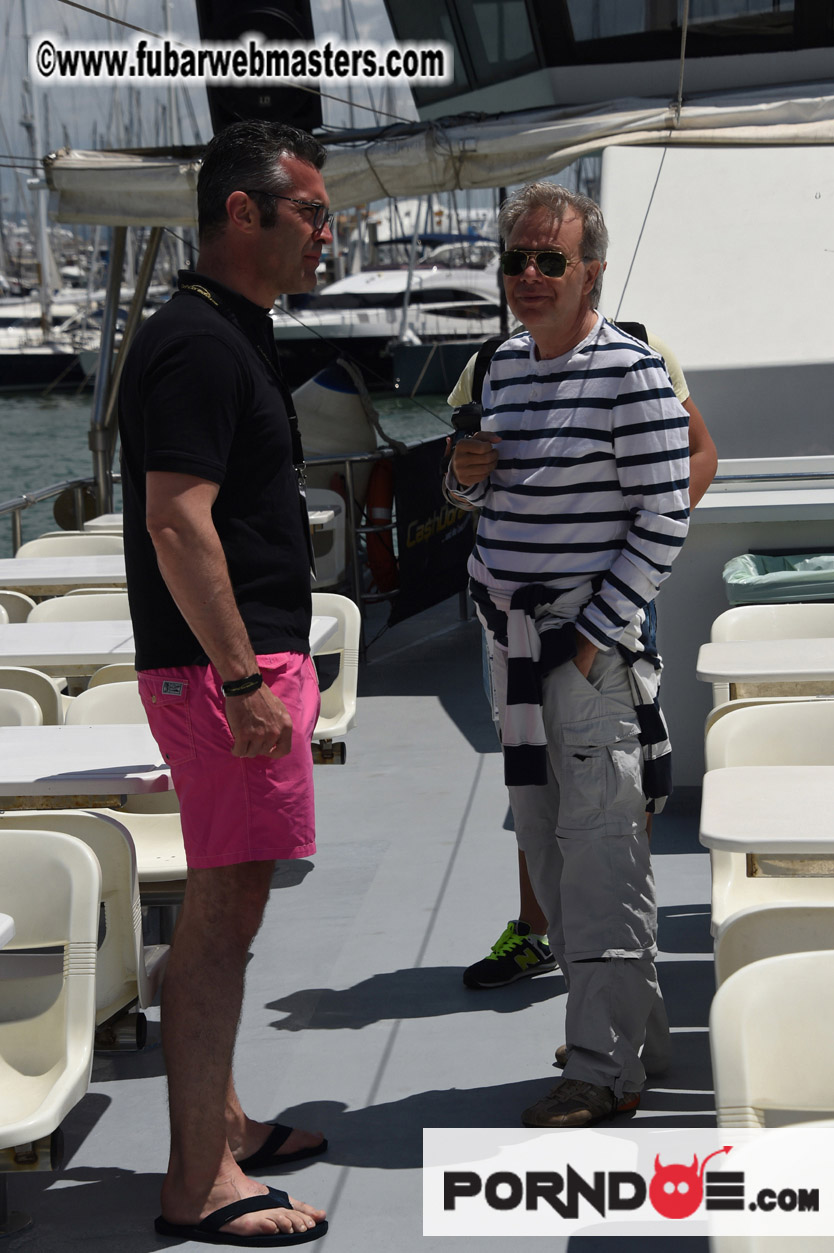 Boat trip with cool drinks & hot girls