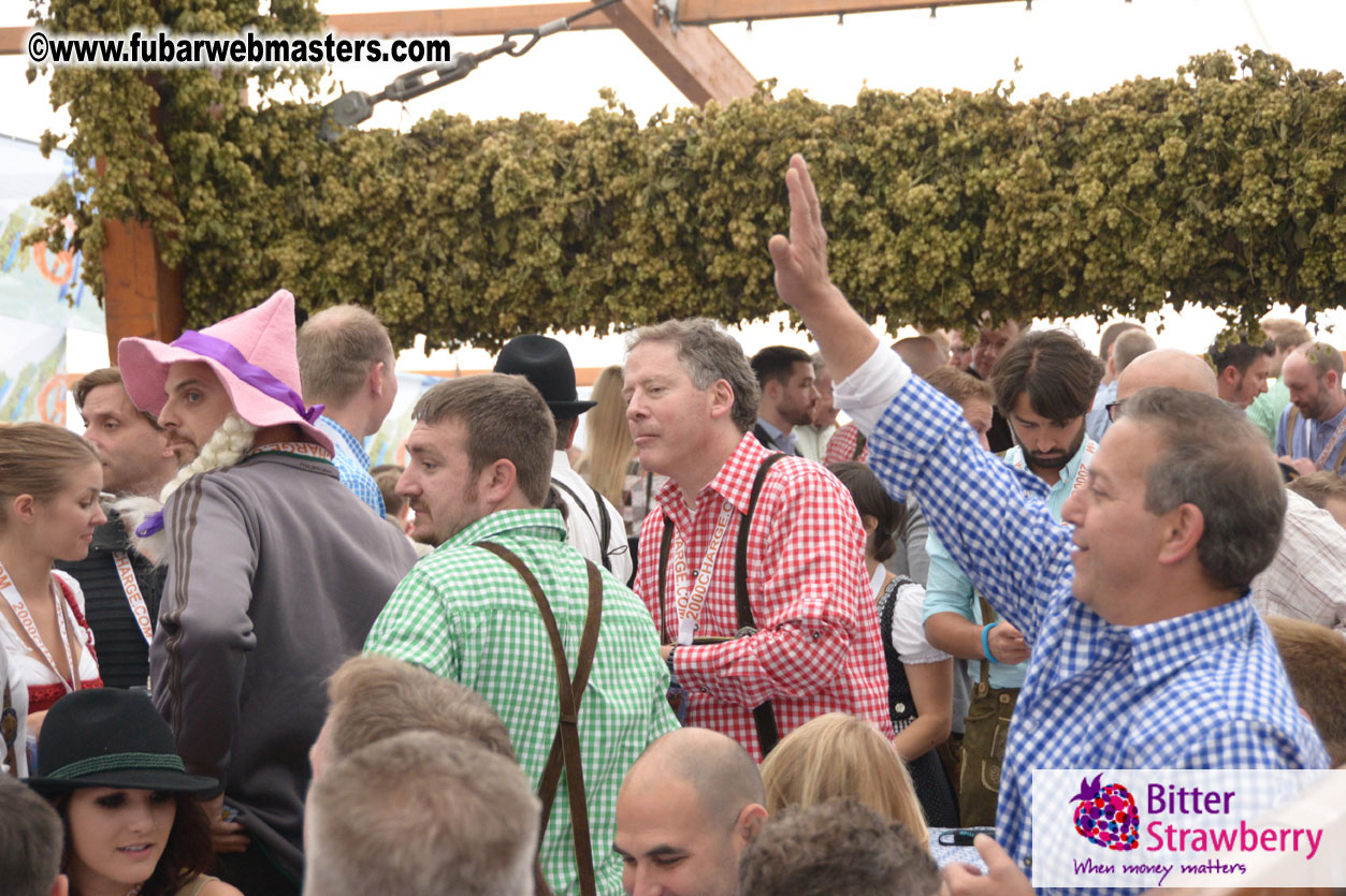 Beer tent seating in the legendary Hofbr?ñu Festze