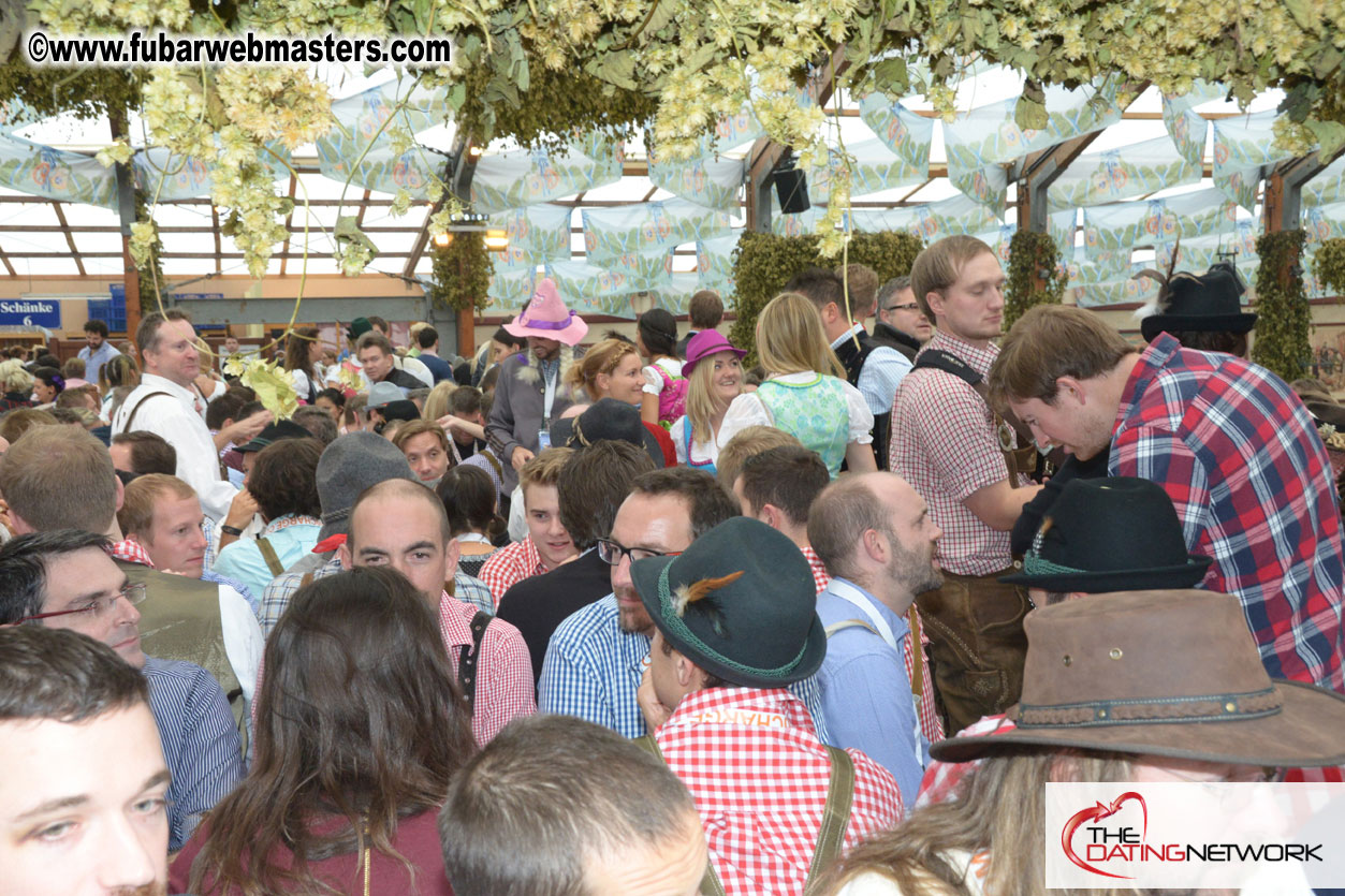 Beer tent seating in the legendary Hofbr?ñu Festze