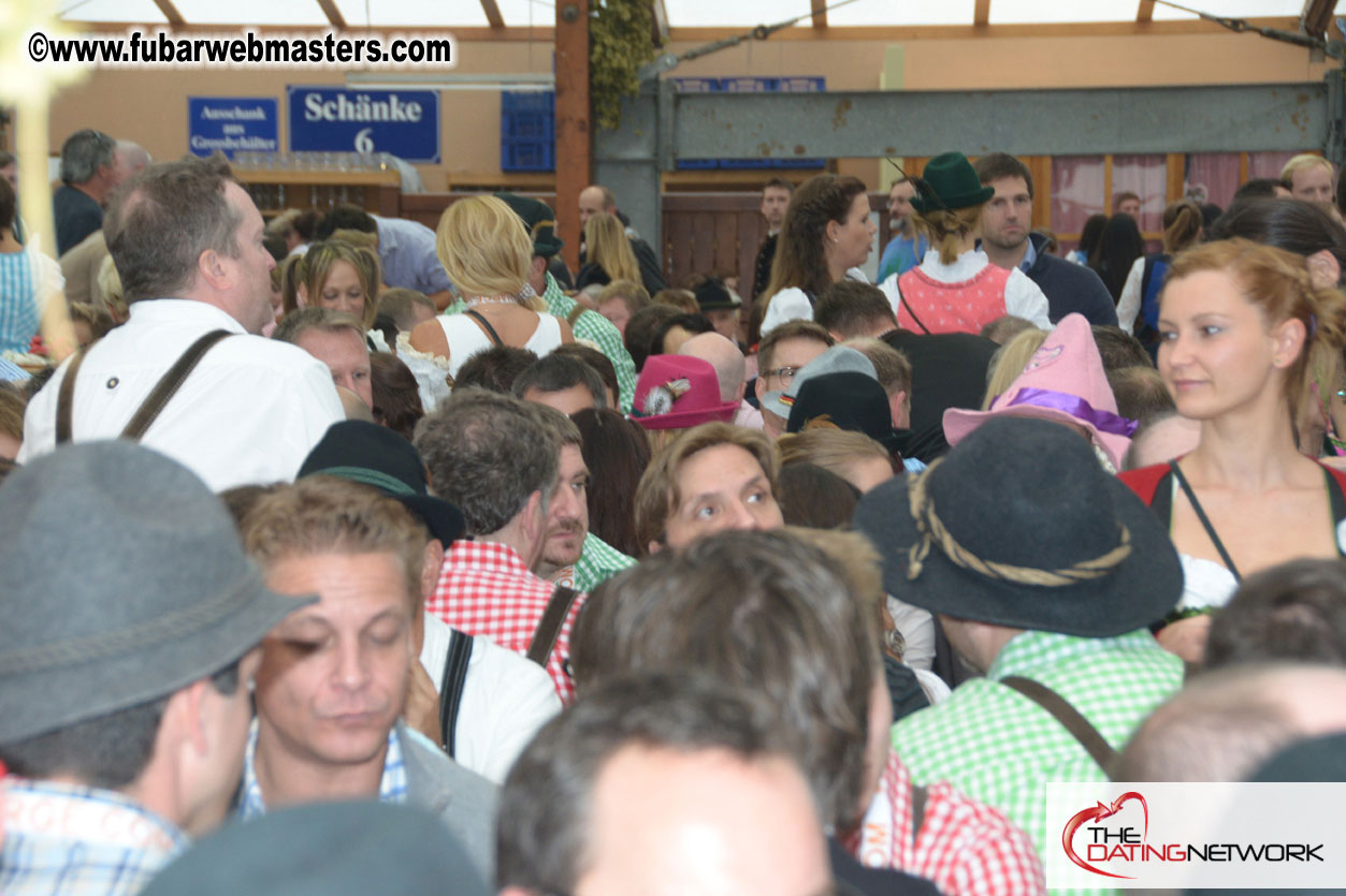 Beer tent seating in the legendary Hofbr?ñu Festze