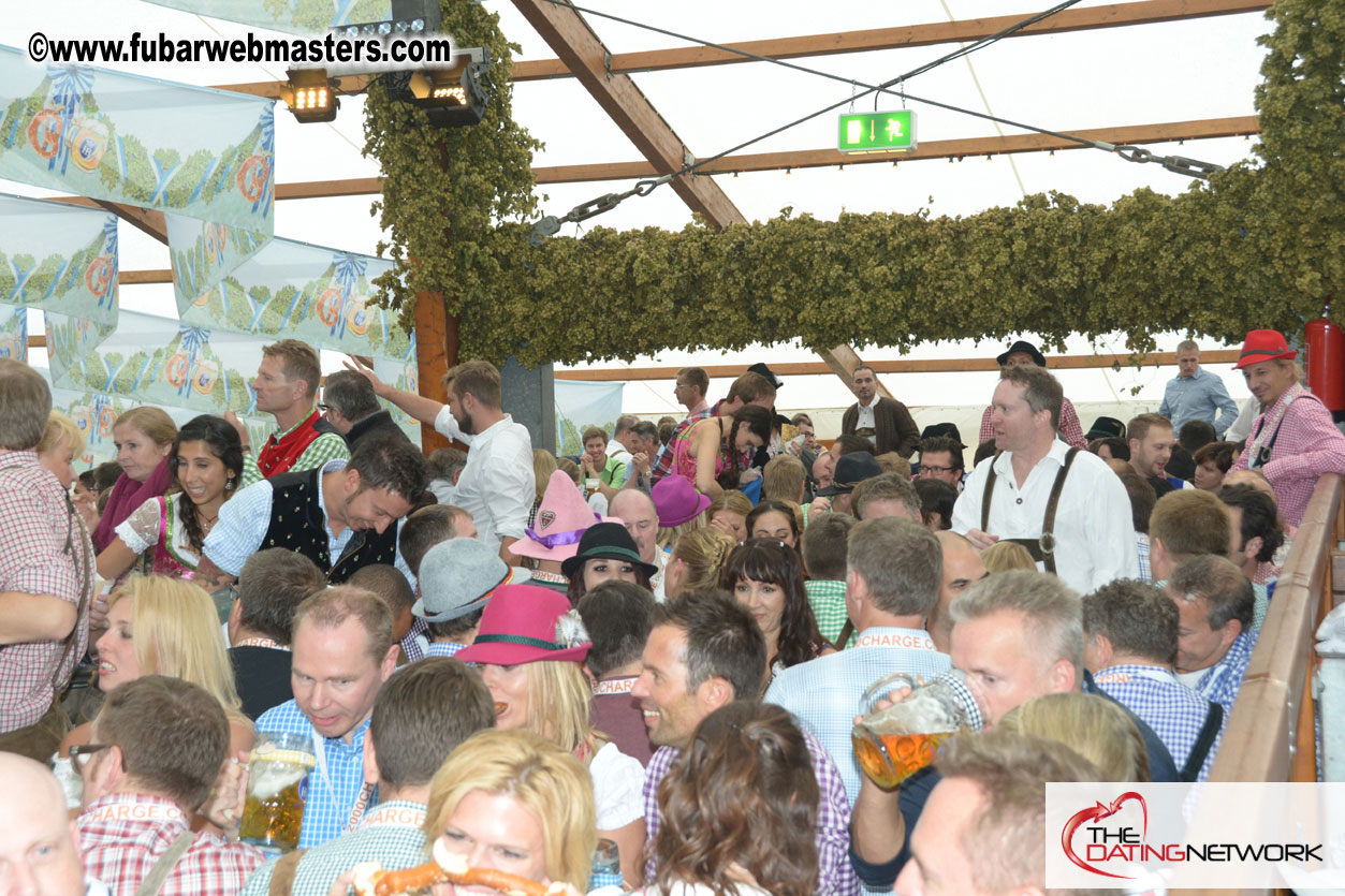 Beer tent seating in the legendary Hofbr?ñu Festze
