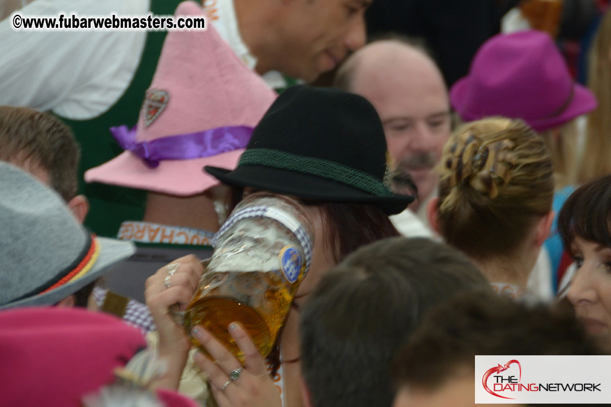 Beer tent seating in the legendary Hofbr?ñu Festze