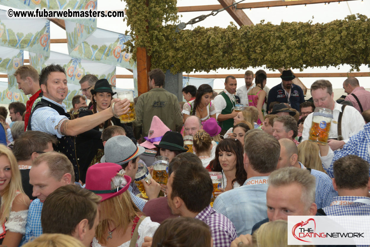 Beer tent seating in the legendary Hofbr?ñu Festze