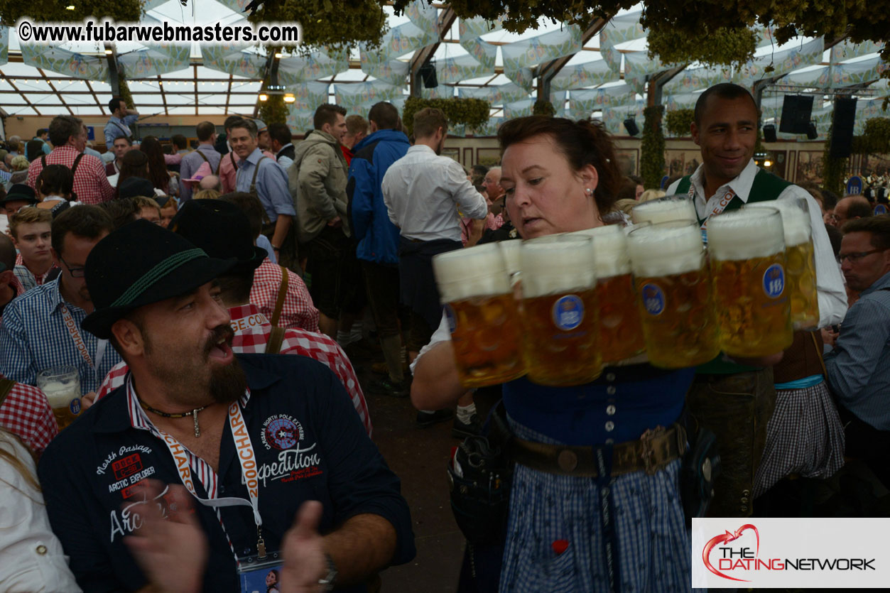 Beer tent seating in the legendary Hofbr?ñu Festze