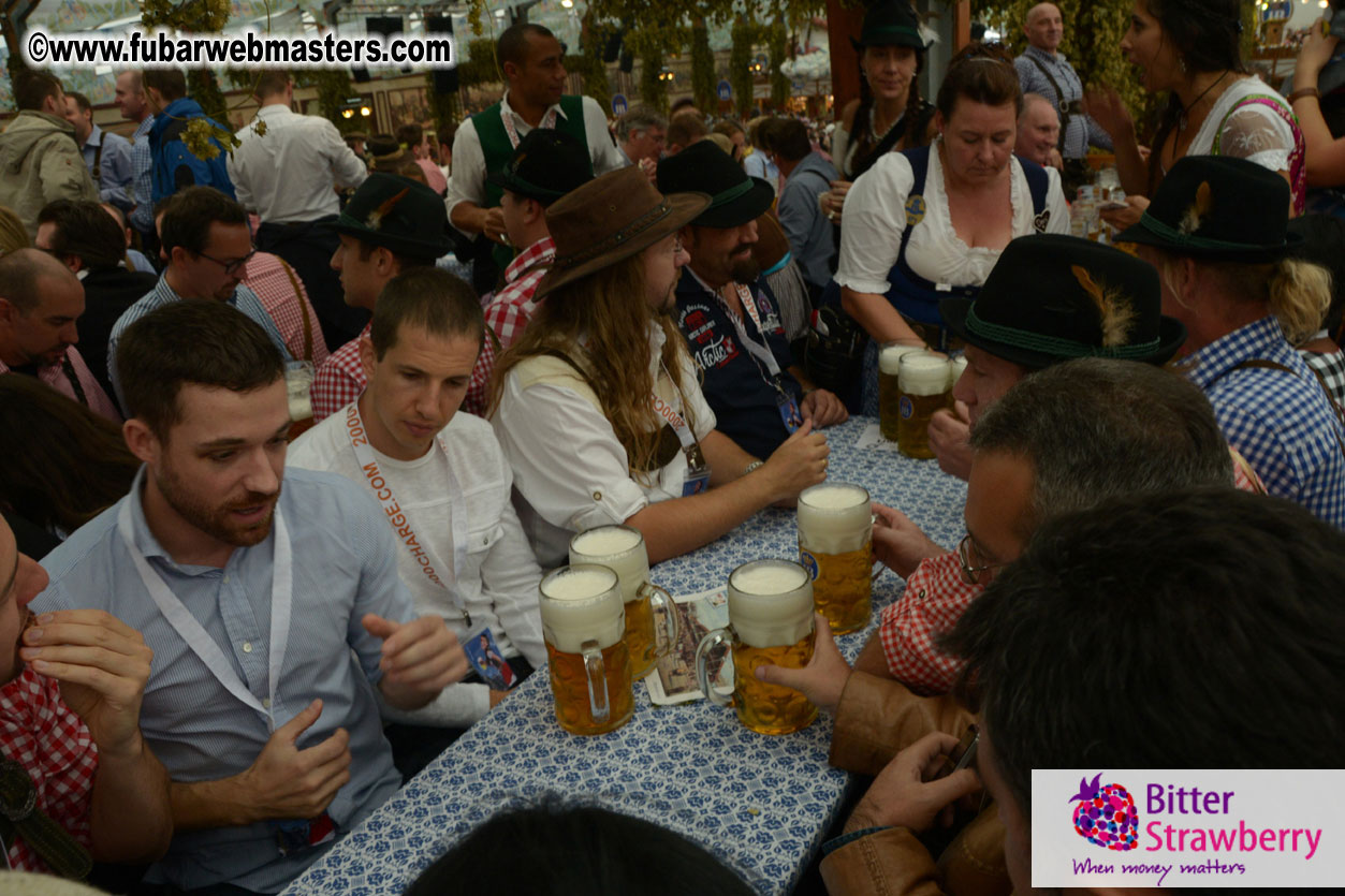 Beer tent seating in the legendary Hofbr?ñu Festze