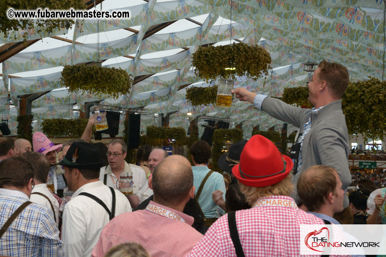 Beer tent seating in the legendary Hofbr?ñu Festze