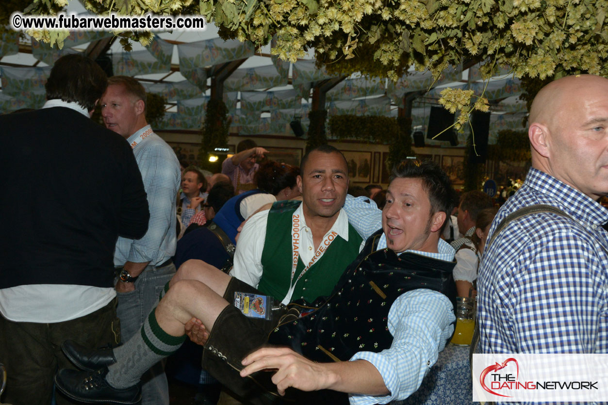 Beer tent seating in the legendary Hofbr?ñu Festze