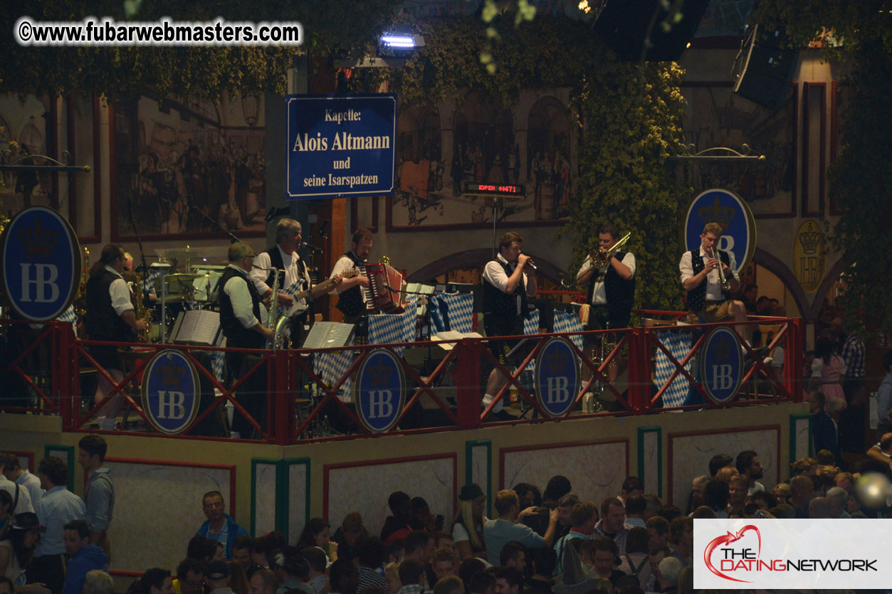 Beer tent seating in the legendary Hofbr?ñu Festze
