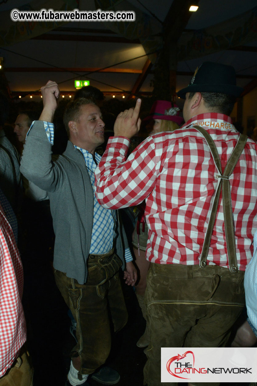 Beer tent seating in the legendary Hofbr?ñu Festze