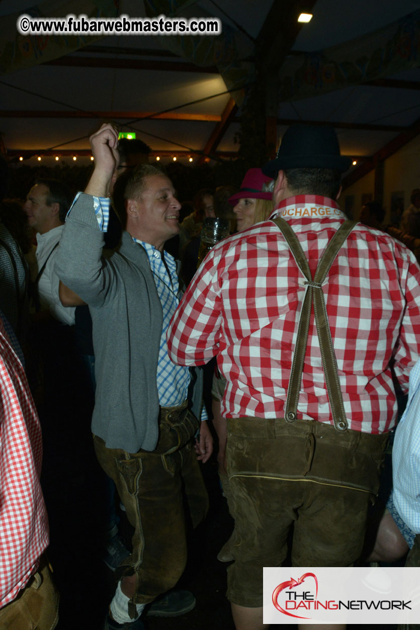 Beer tent seating in the legendary Hofbr?ñu Festze