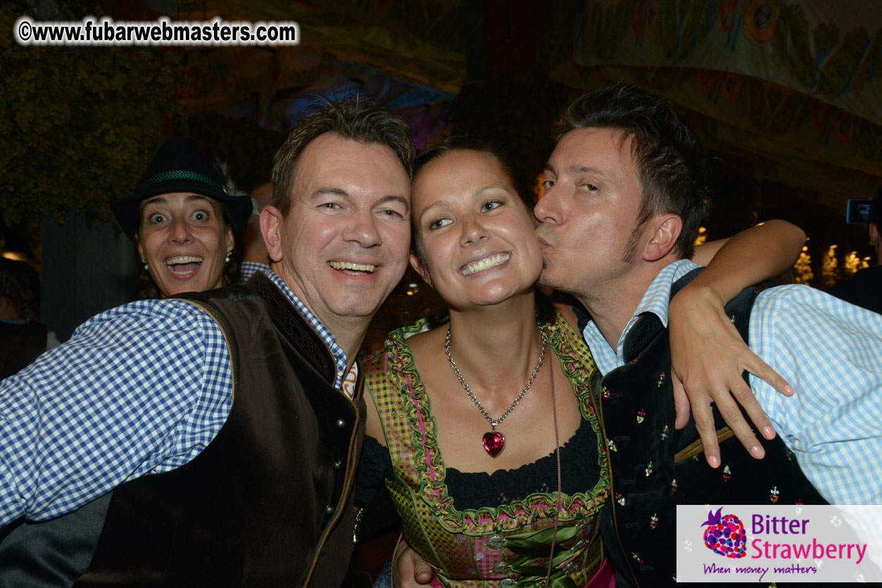 Beer tent seating in the legendary Hofbr?ñu Festze