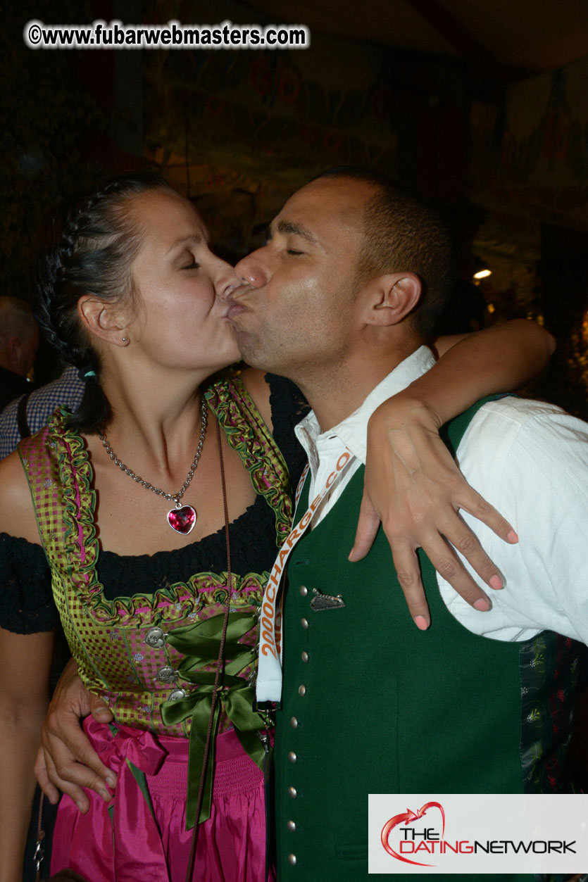 Beer tent seating in the legendary Hofbr?ñu Festze