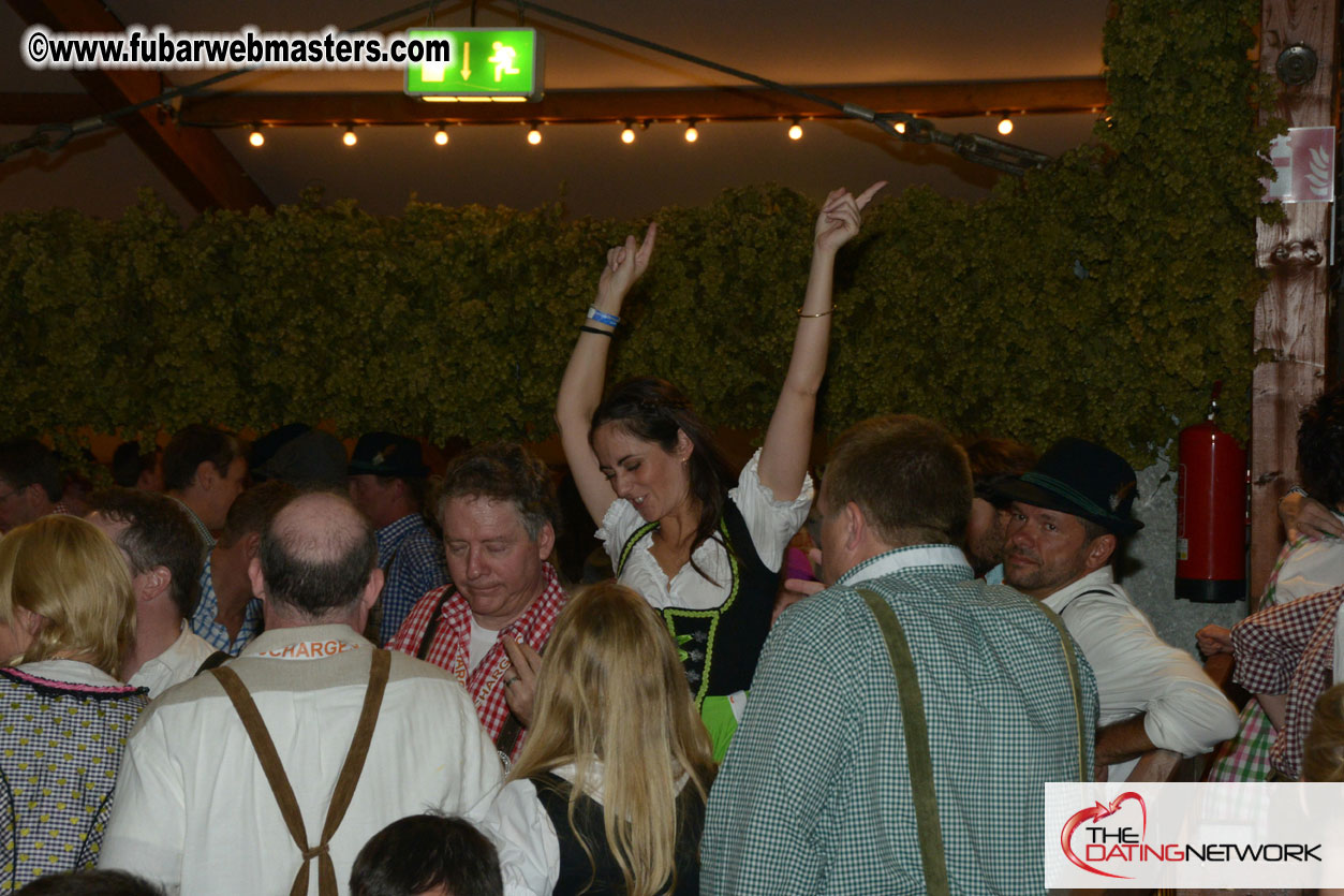 Beer tent seating in the legendary Hofbr?ñu Festze