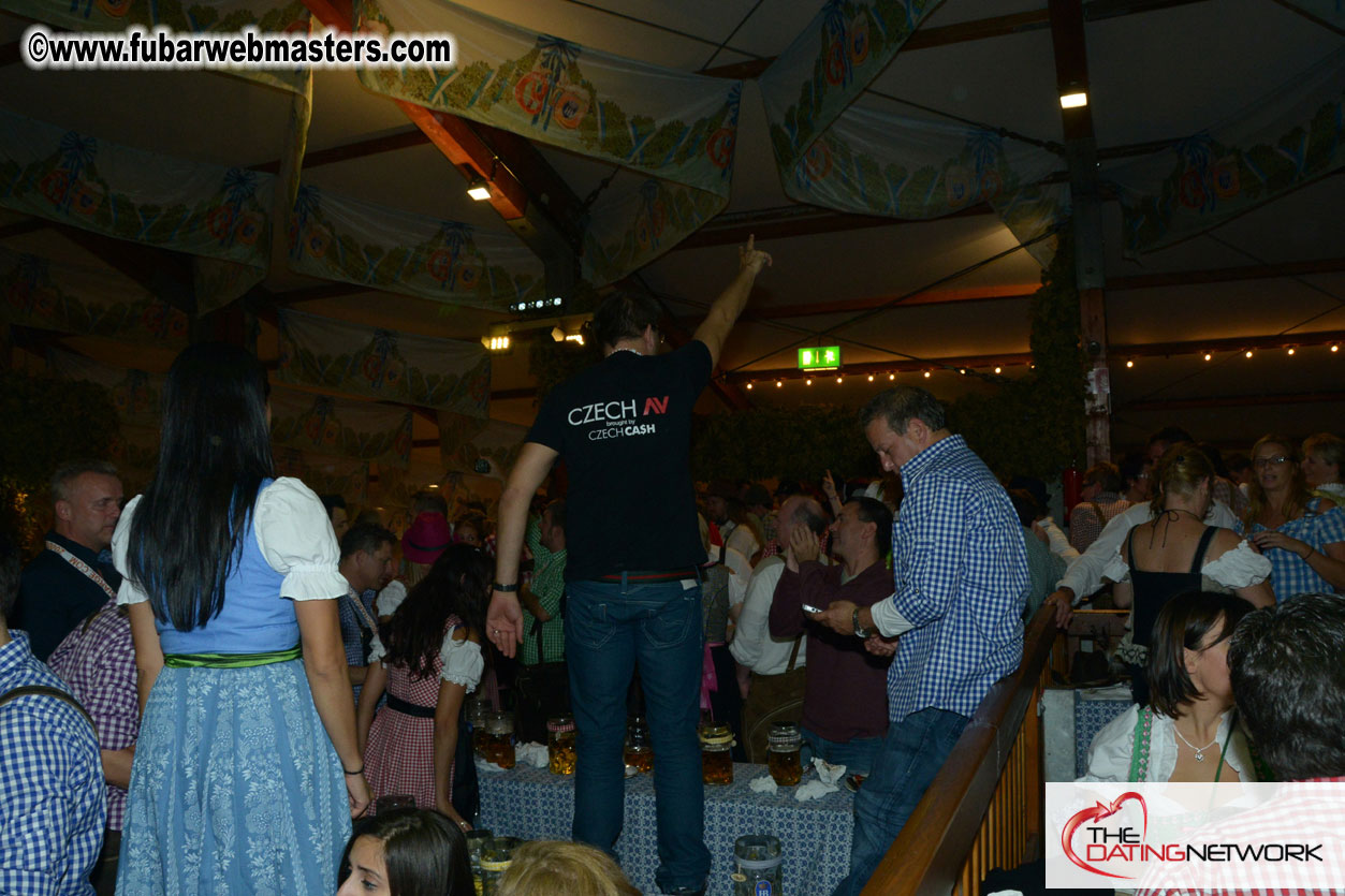 Beer tent seating in the legendary Hofbr?ñu Festze