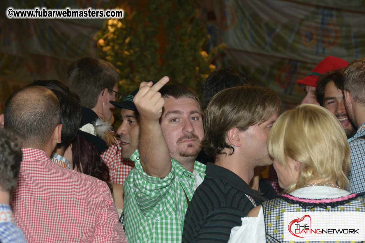 Beer tent seating in the legendary Hofbr?ñu Festze