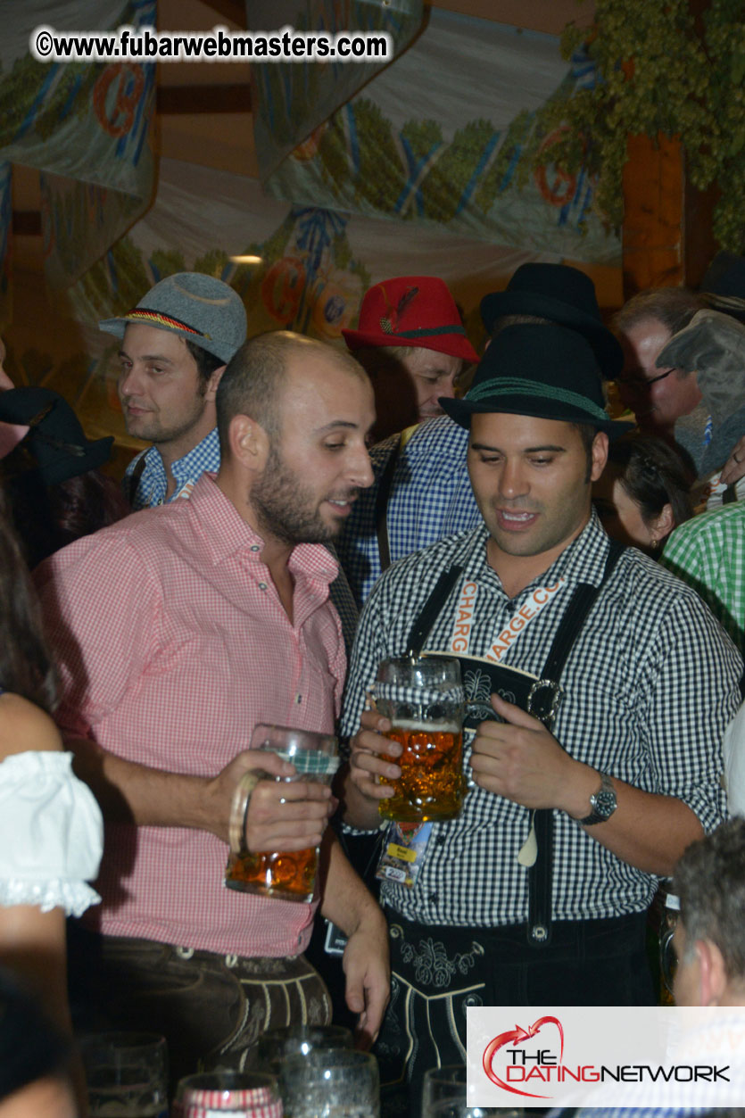 Beer tent seating in the legendary Hofbr?ñu Festze