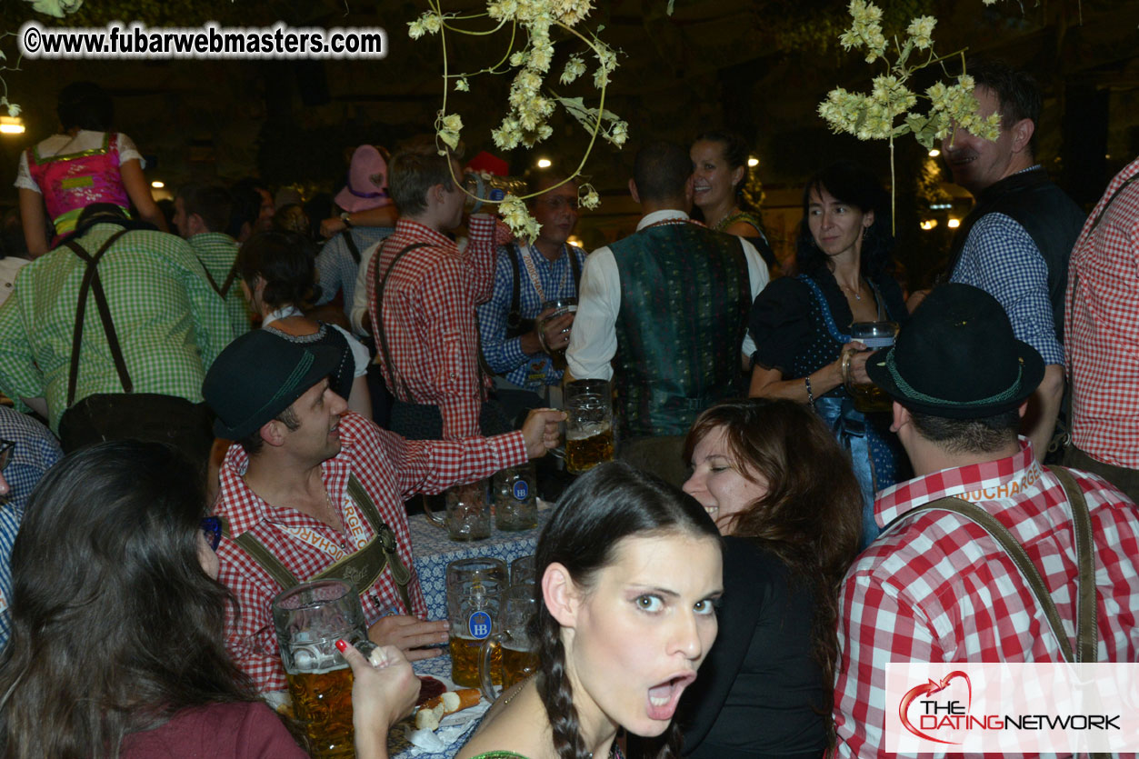 Beer tent seating in the legendary Hofbr?ñu Festze