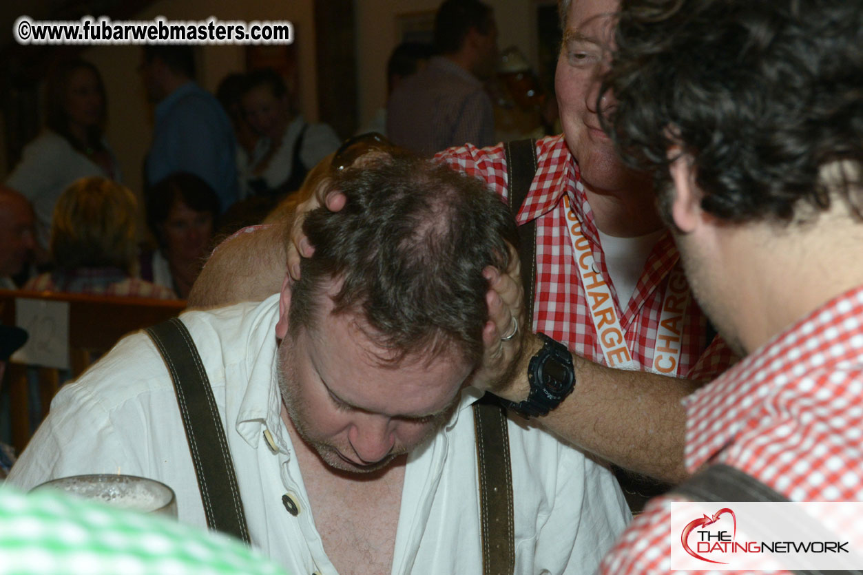 Beer tent seating in the legendary Hofbr?ñu Festze