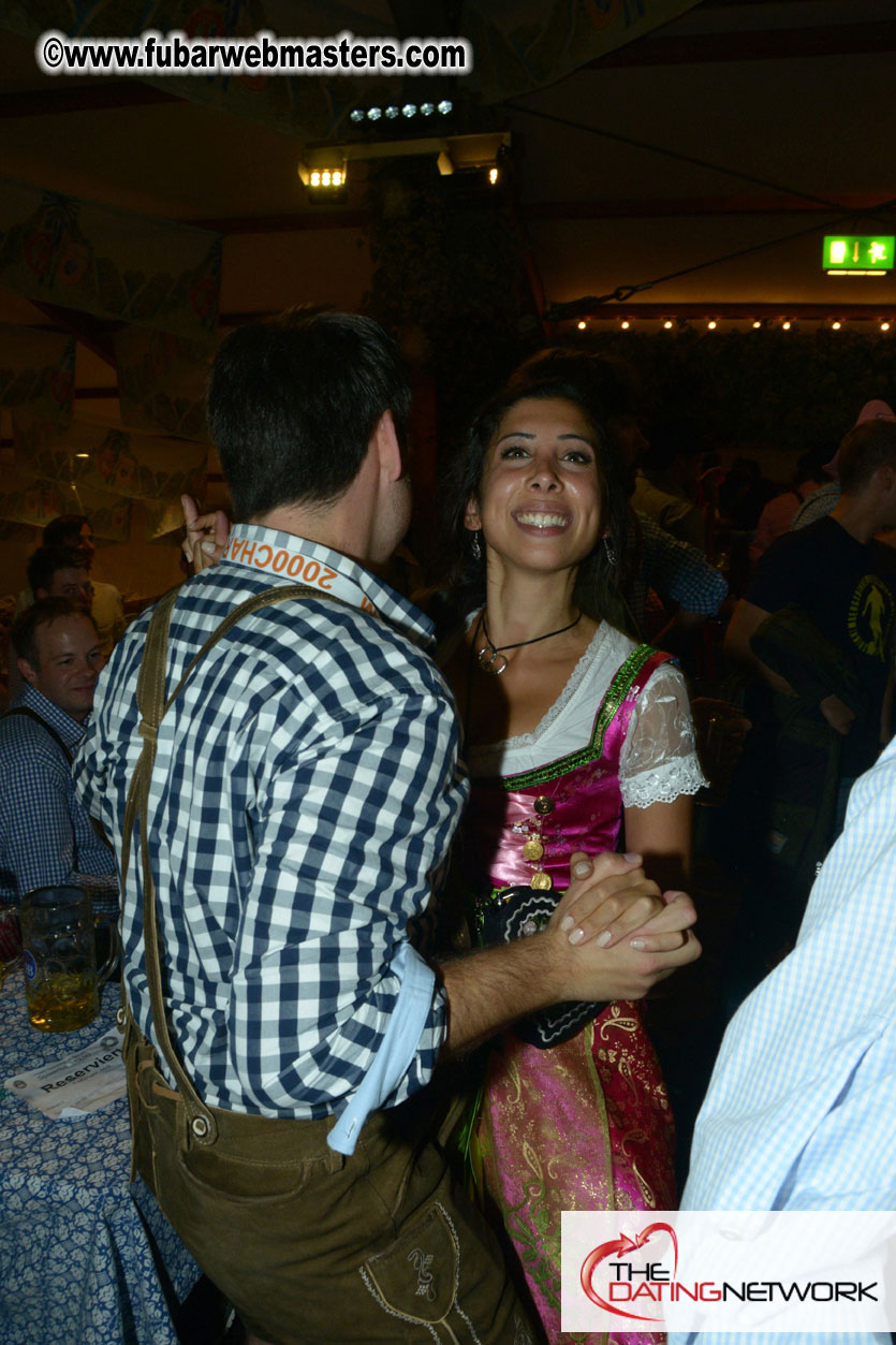 Beer tent seating in the legendary Hofbr?ñu Festze