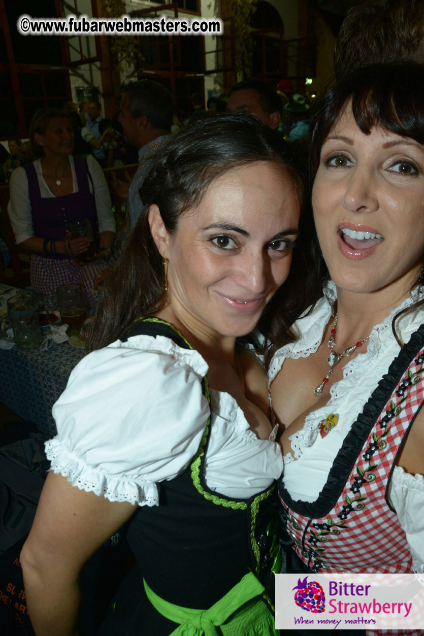 Beer tent seating in the legendary Hofbr?ñu Festze