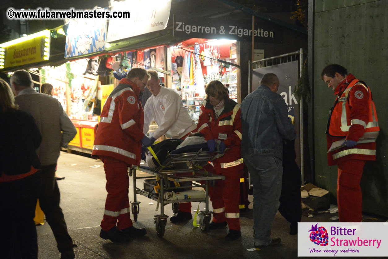 Beer tent seating in the legendary Hofbr?ñu Festze
