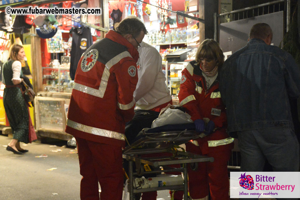 Beer tent seating in the legendary Hofbr?ñu Festze