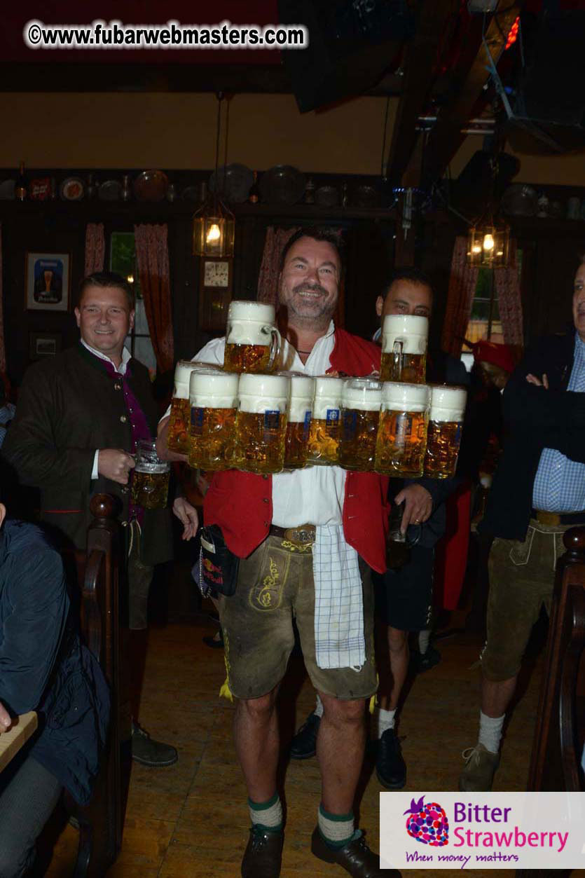 Seating in the legendary beer tent Zur Bratwurst
