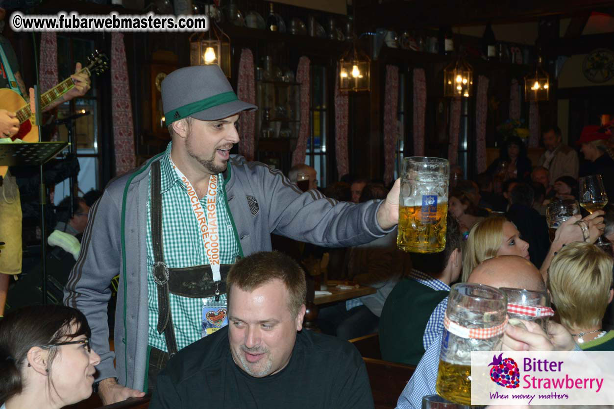Seating in the legendary beer tent Zur Bratwurst