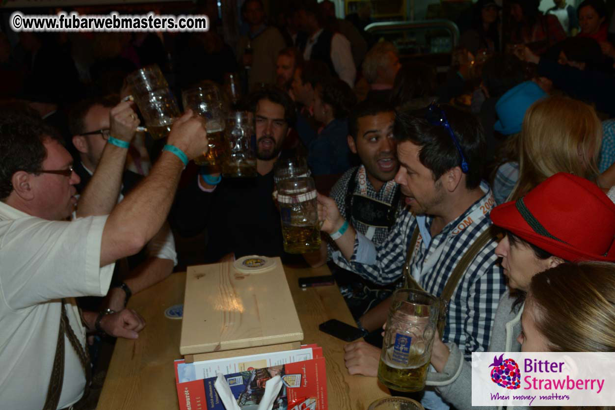 Seating in the legendary beer tent Zur Bratwurst