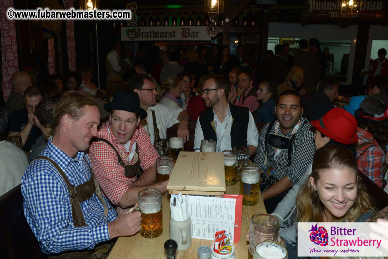 Seating in the legendary beer tent Zur Bratwurst