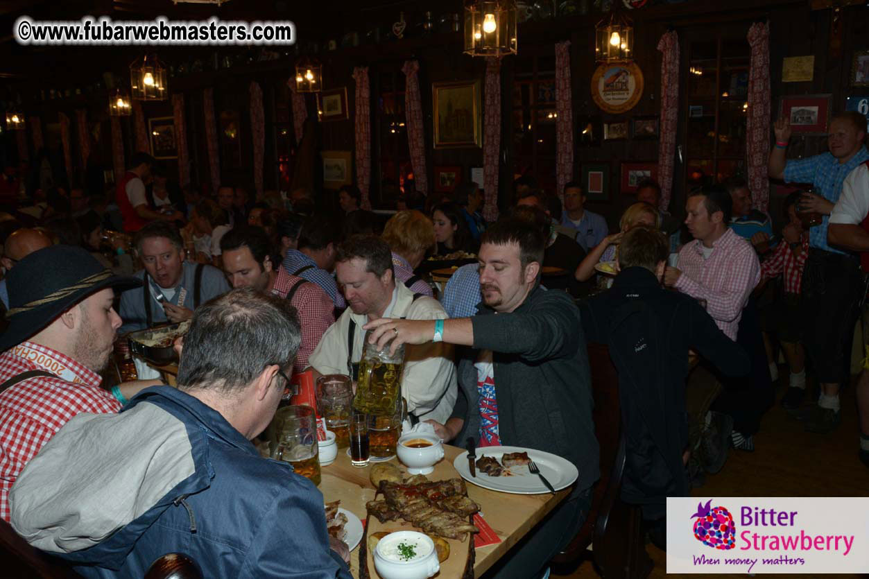 Seating in the legendary beer tent Zur Bratwurst
