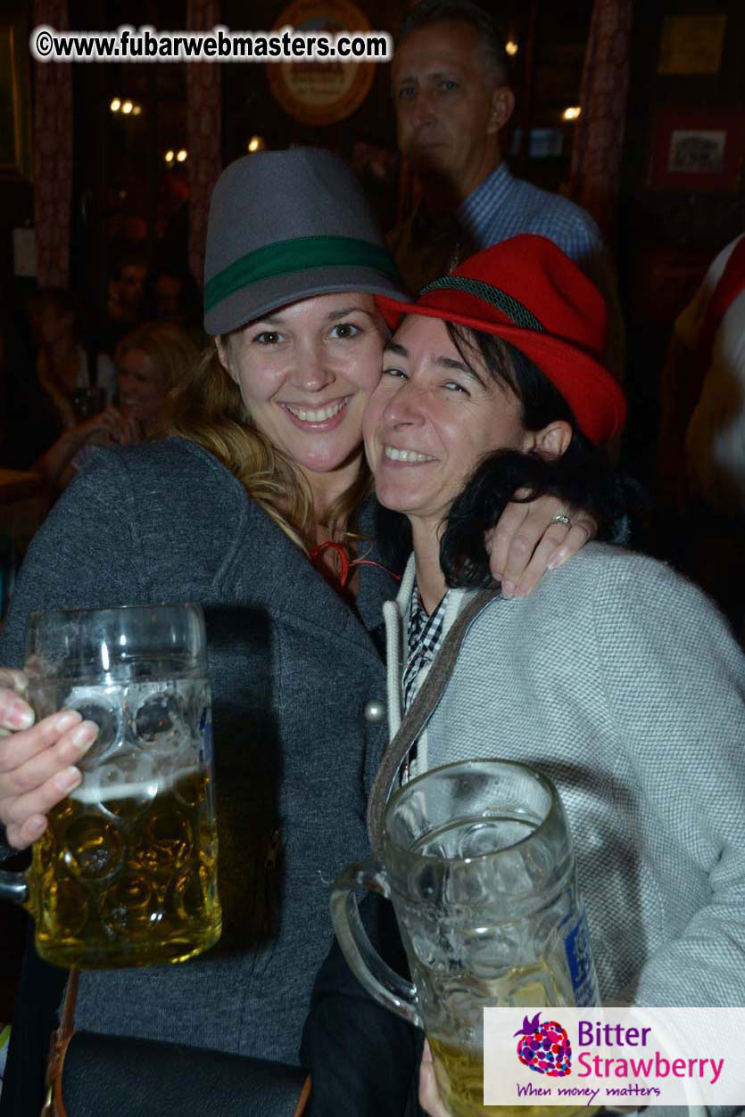 Seating in the legendary beer tent Zur Bratwurst