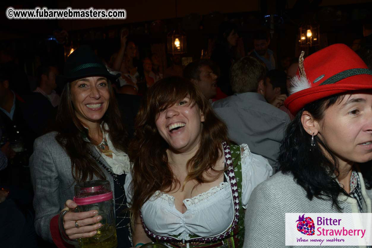 Seating in the legendary beer tent Zur Bratwurst