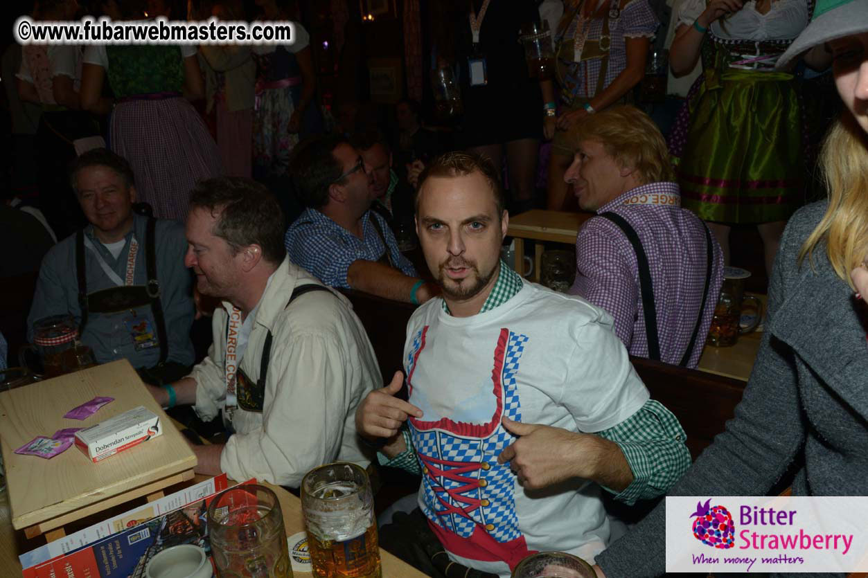 Seating in the legendary beer tent Zur Bratwurst