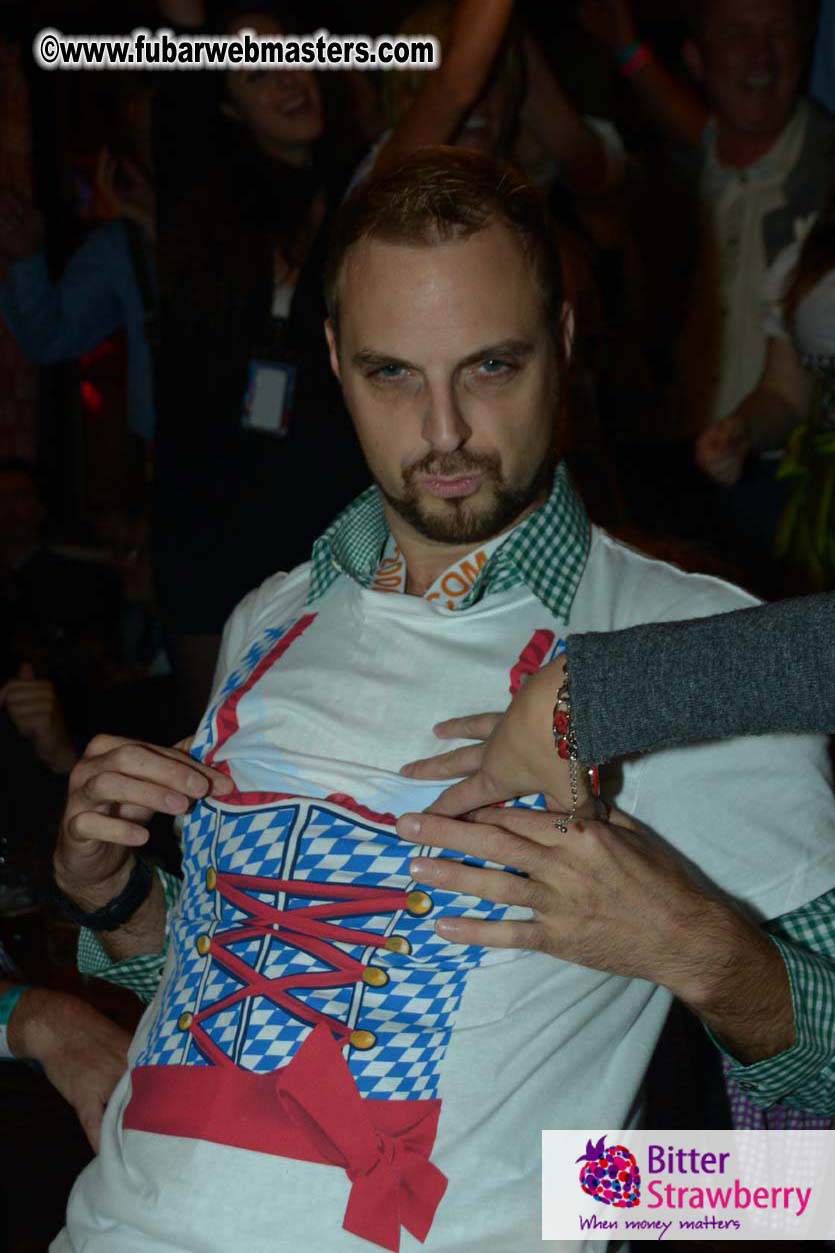 Seating in the legendary beer tent Zur Bratwurst