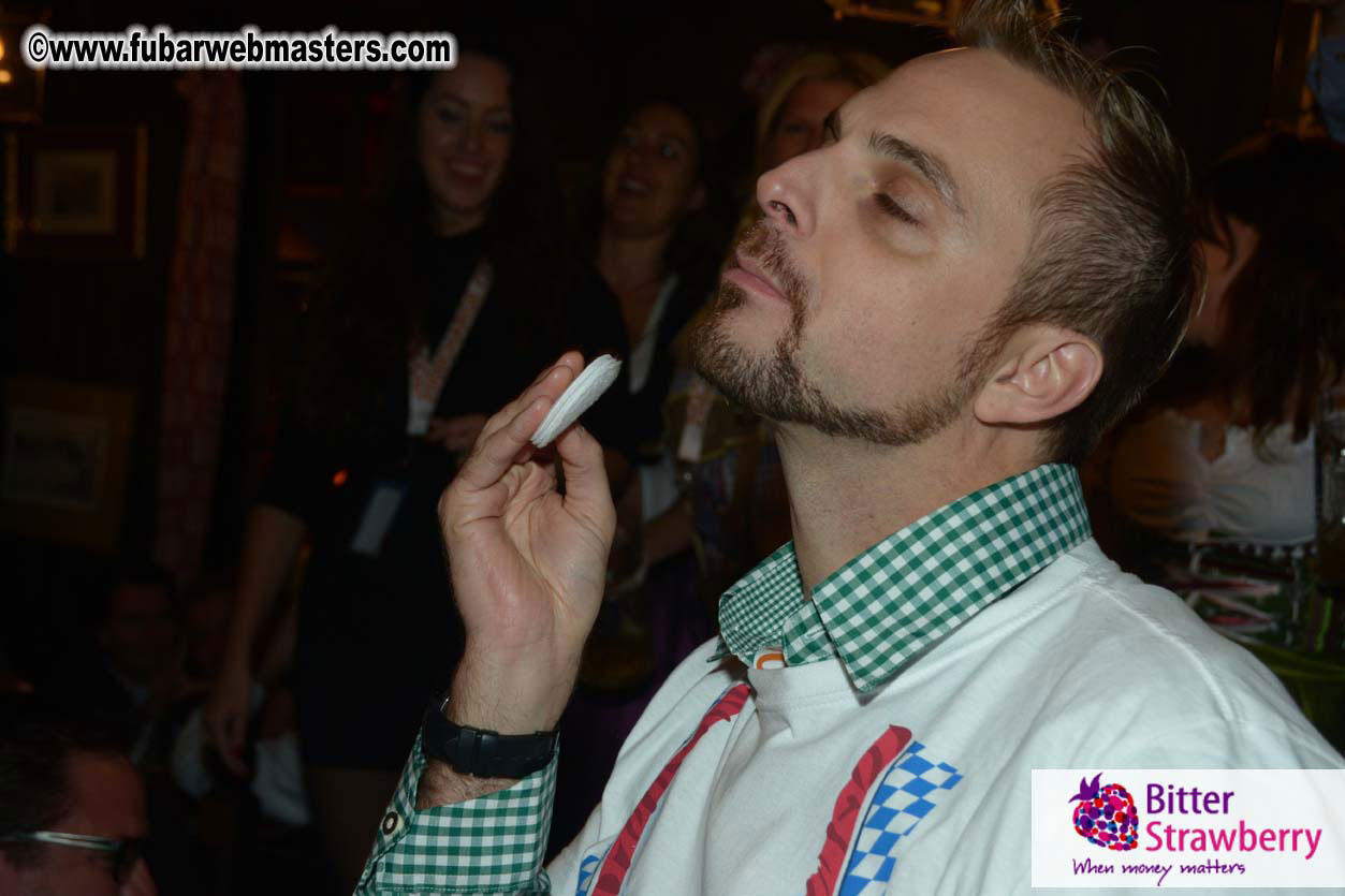 Seating in the legendary beer tent Zur Bratwurst