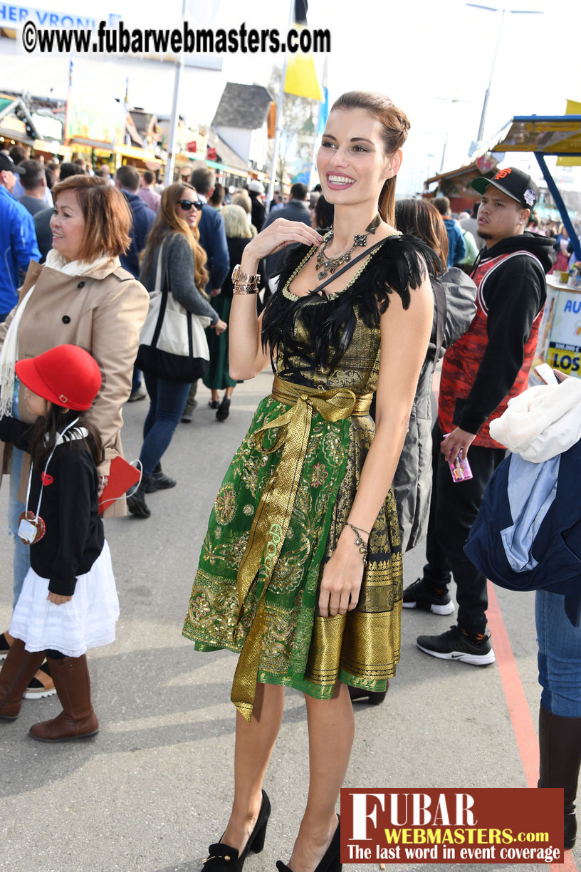 Day1 - Armbrustsch??tzen Beer Tent