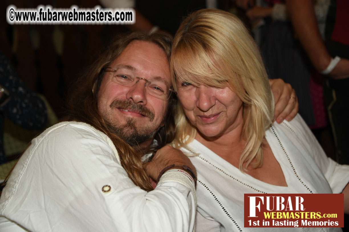 Day 2 part 2 - Armbrustsch??tzen Beer Tent