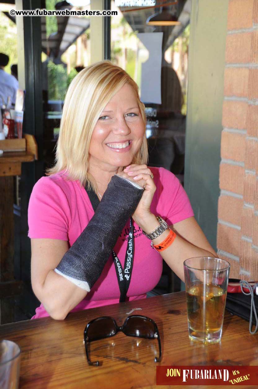 12CC & JBM Hooters Happy Hour