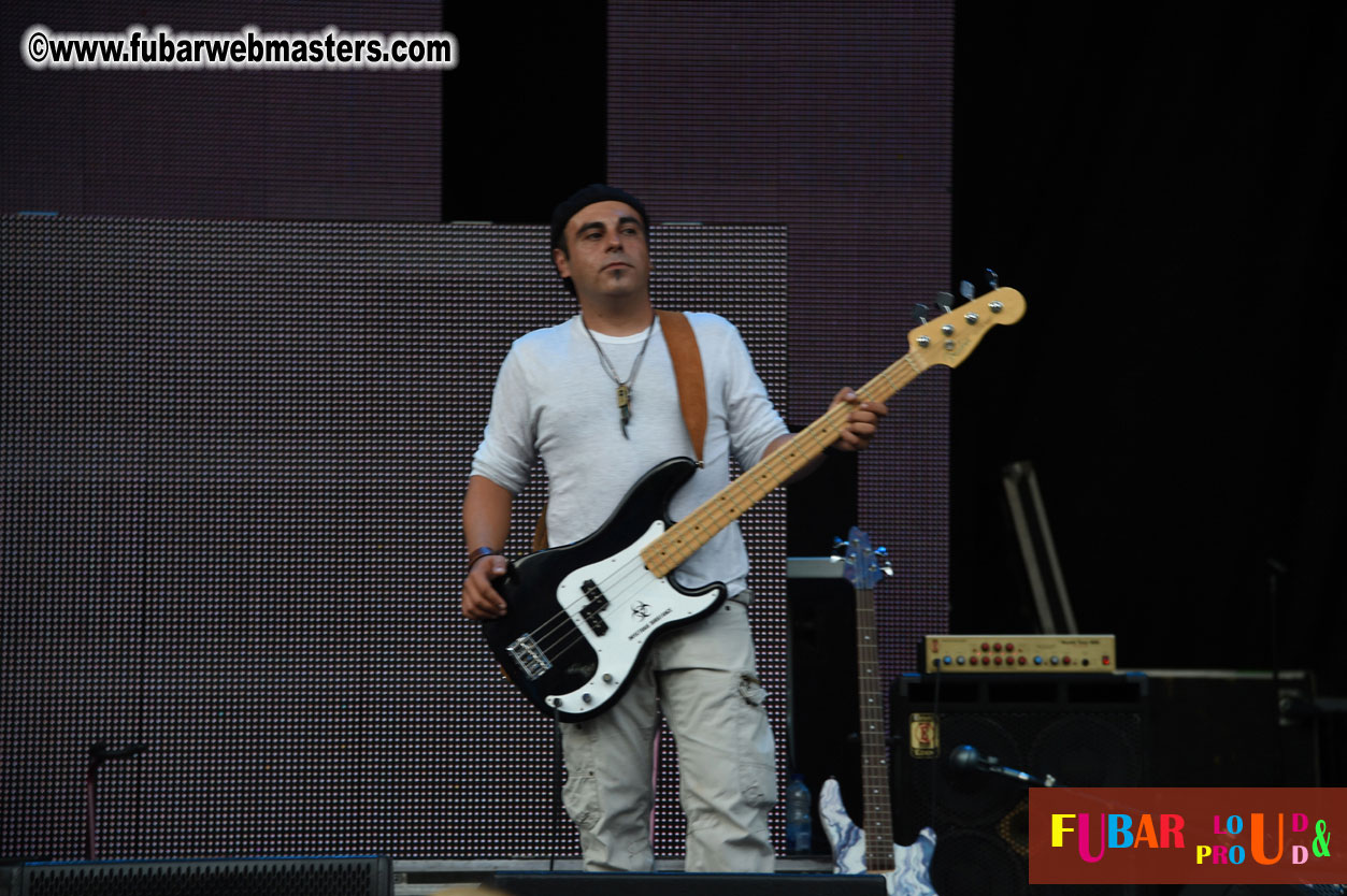 DECADES @ the Bud Light South Stage