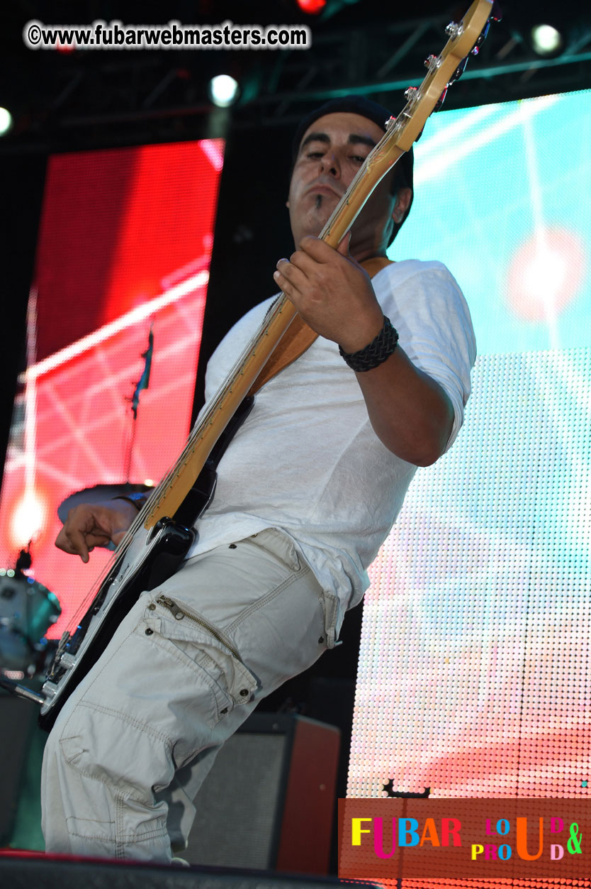 DECADES @ the Bud Light South Stage