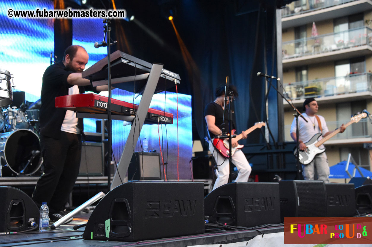 DECADES @ the Bud Light South Stage