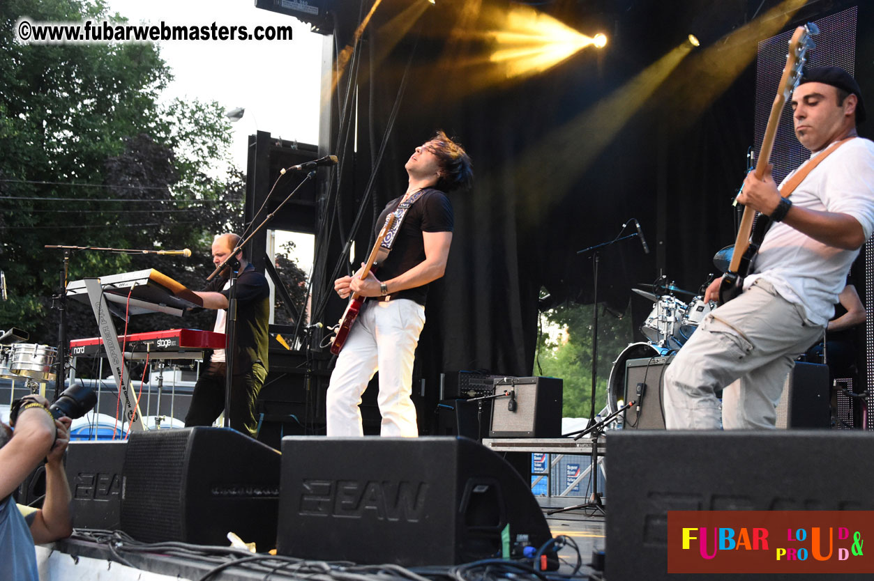 DECADES @ the Bud Light South Stage