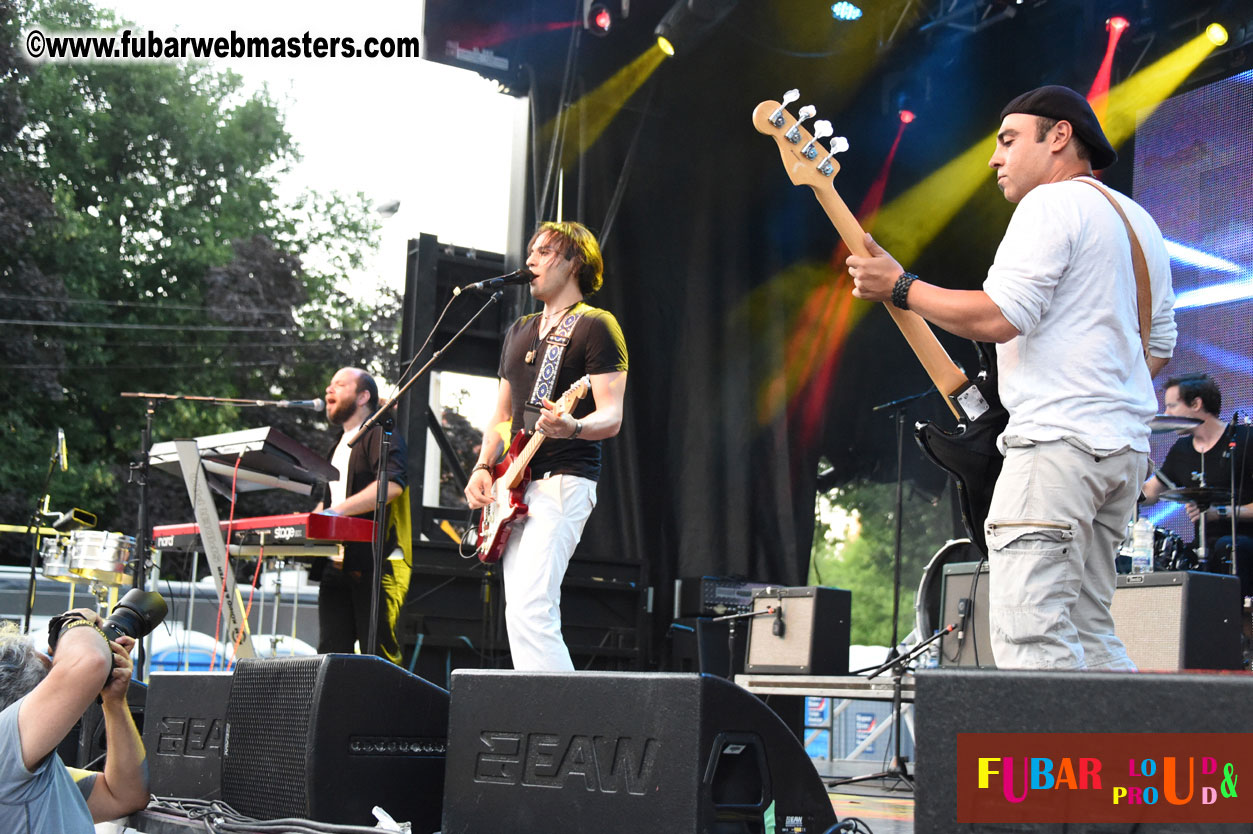 DECADES @ the Bud Light South Stage