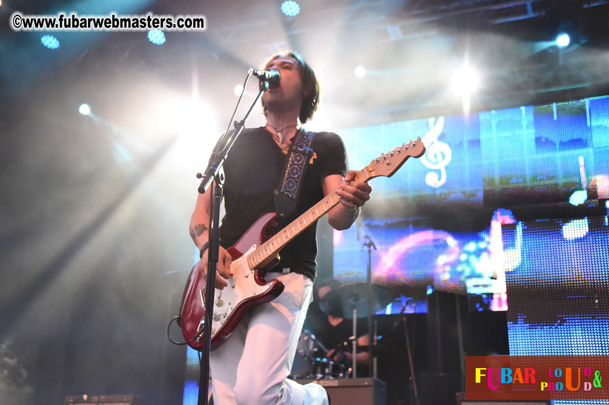 DECADES @ the Bud Light South Stage