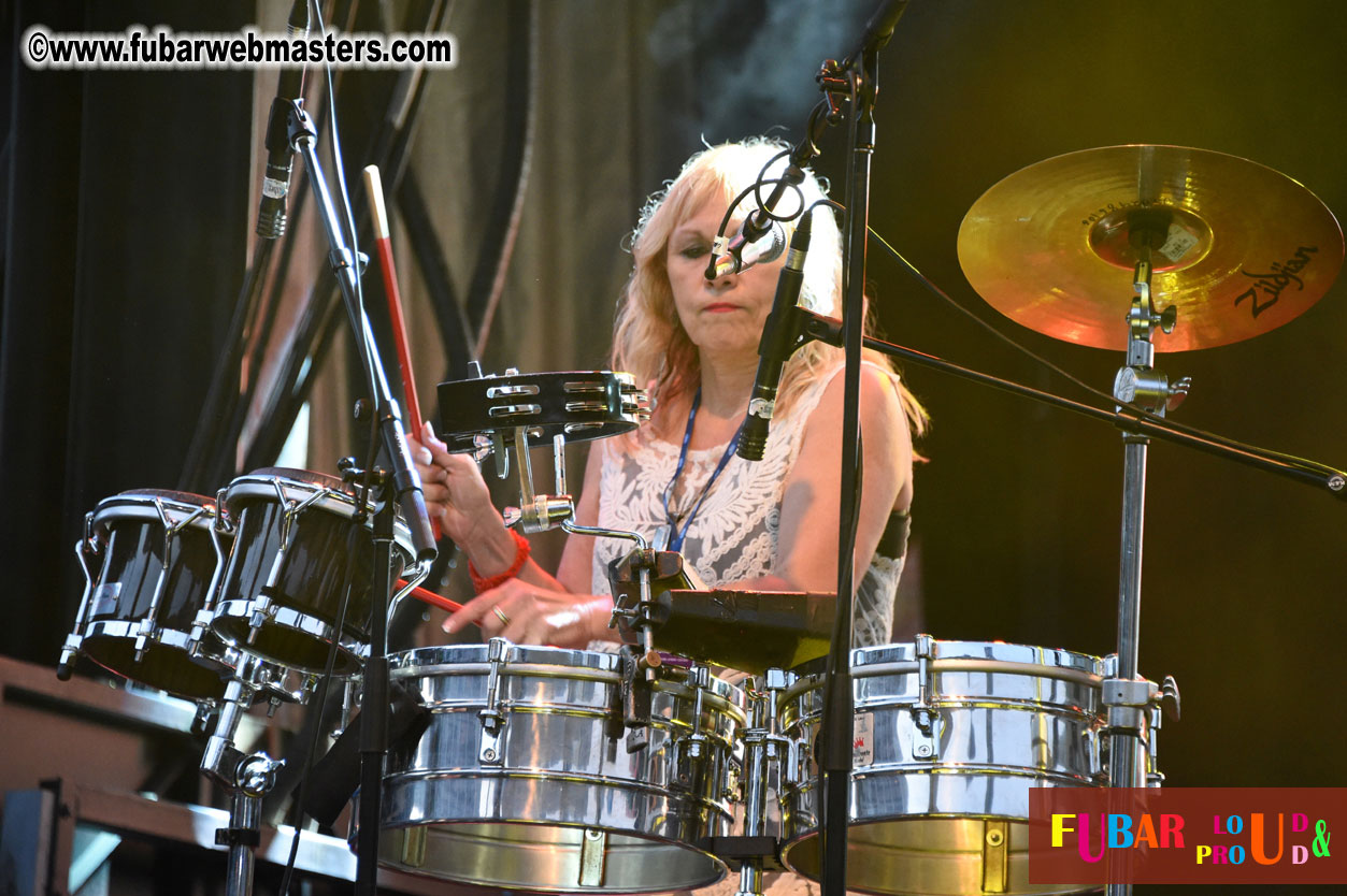 DECADES @ the Bud Light South Stage