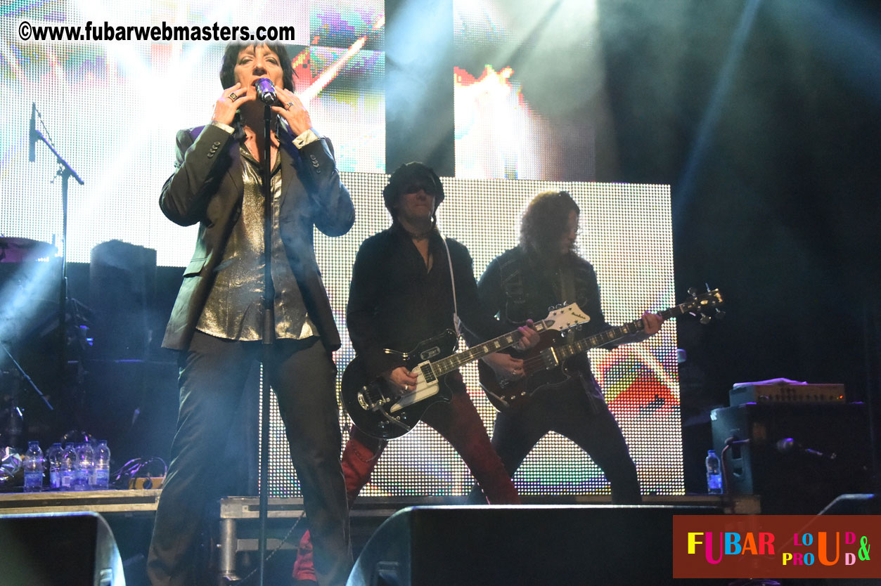 DECADES @ the Bud Light South Stage