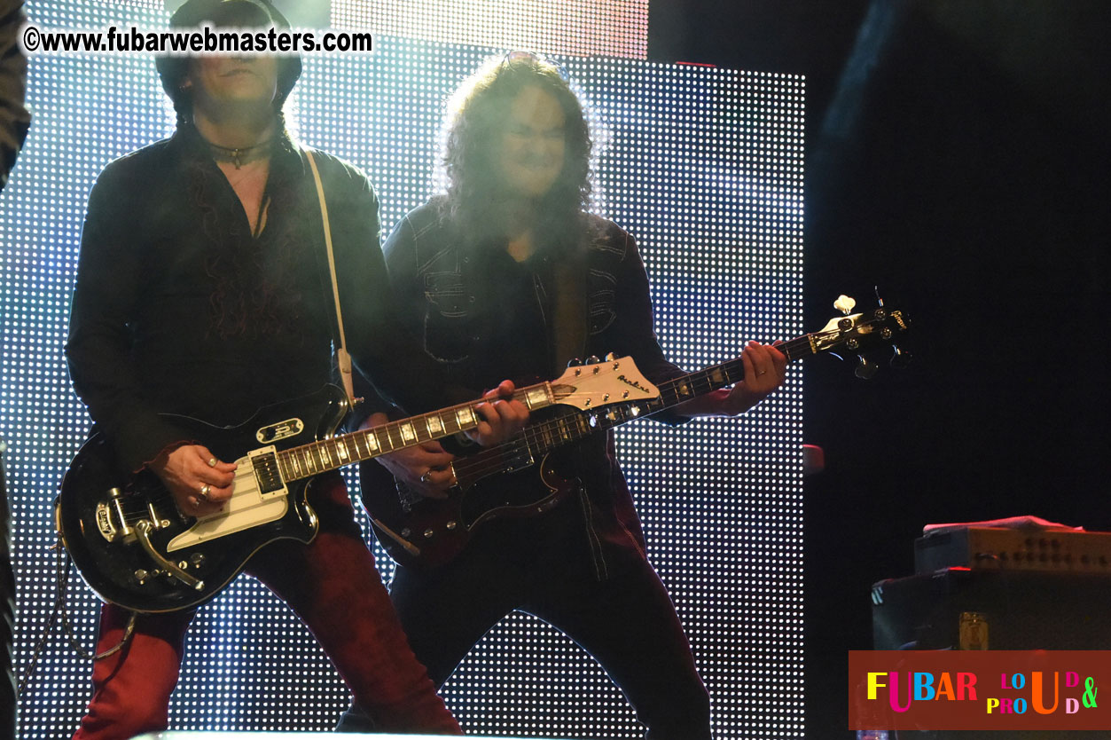 DECADES @ the Bud Light South Stage