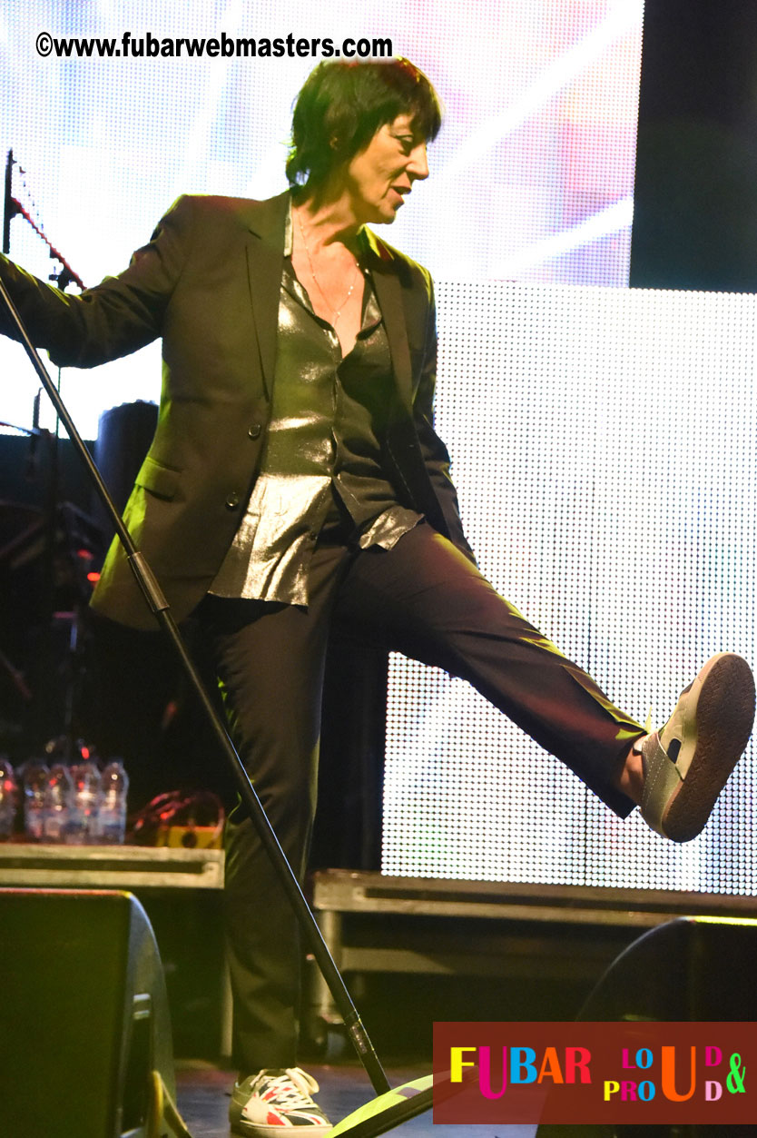 DECADES @ the Bud Light South Stage